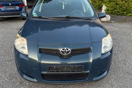 Toyota Auris 166.000 km 2.900 &euro; Passau 94034