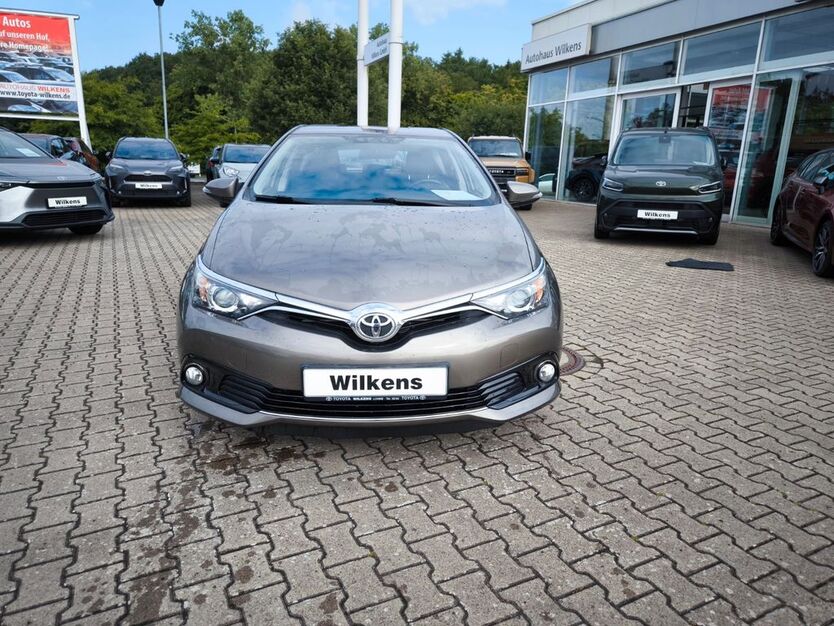 Toyota Auris 127.000 km 11.400 € Lohne 49393
