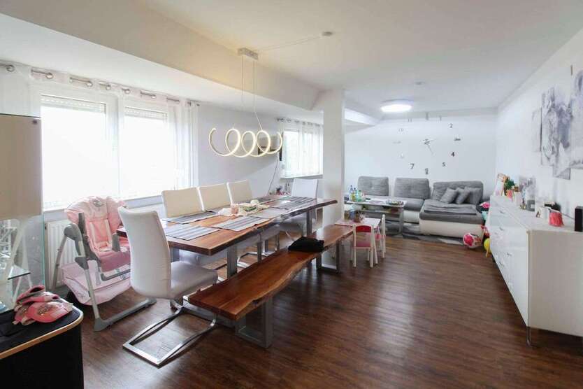 Wohnung zum Kaufen in Stuttgart 330.000 € 89.01 m² 3.5 zimmer