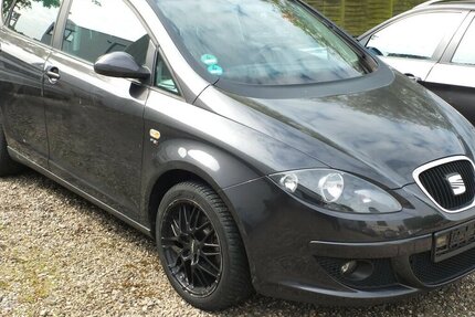 Seat Altea STYLE NAVI AHK KLIMAAUT PARKPILOT neuer Zahn 162.222 km 4.908 &euro; Köln 50858