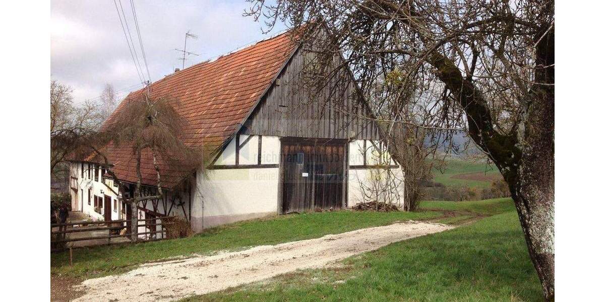 Historischer Doppelbauernhof in traumhafter Alleinlage mit weitem Fernblick und außergewöhnlichem Entwicklungspotenzial ! 8 zimmer