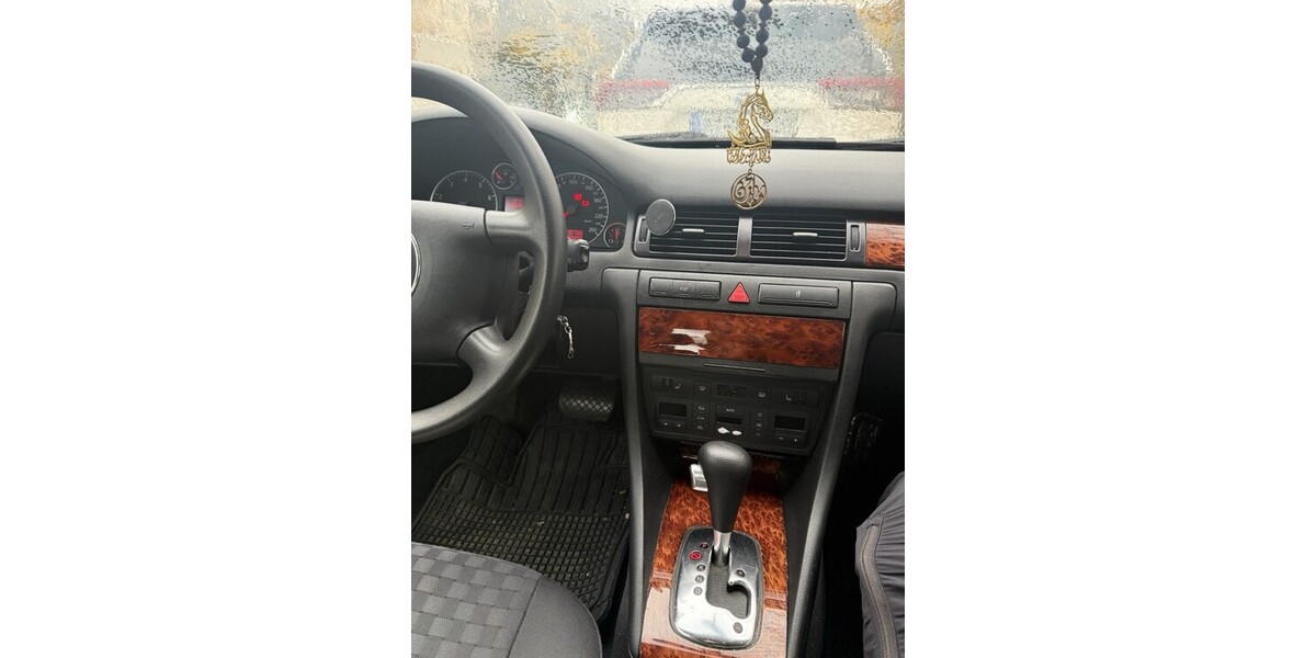 Audi A6 155.000 km 2.799 € München 80313