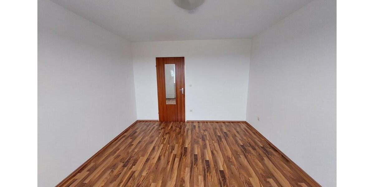 Etagenwohnung Neustadt an der Aisch - 2.5 Zimmer, 67 m&sup2;, 220.000&euro; | Angebot:25992099