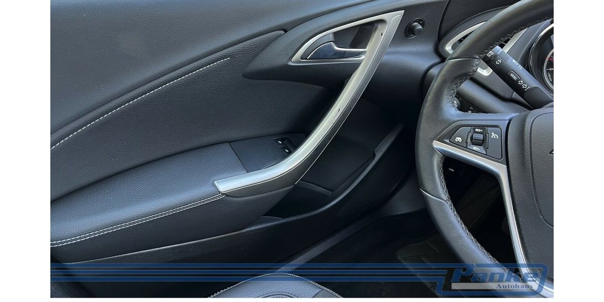 Opel Astra 1.4 150 Jahre *SHZ*PDC*AUX*Teilleder* 112.935 km 5.990 &euro; Berlin 13187