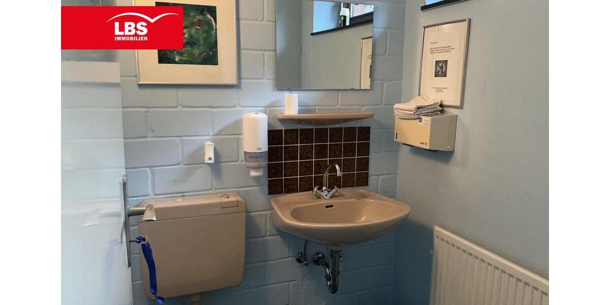 Zahnarztpraxis mit großzügiger Fläche zimmer