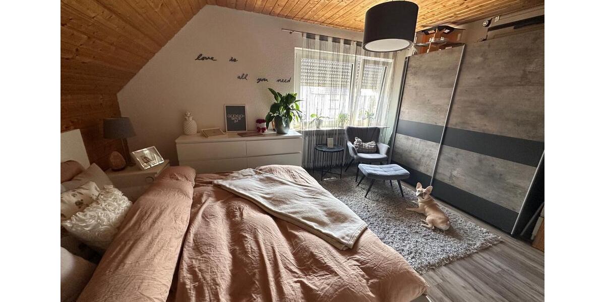 Dachgeschoßwohnung Villingen-Schwenningen Schwenningen - 4 Zimmer, 72 m&sup2;, 185.000&euro; | Angebot:26373546