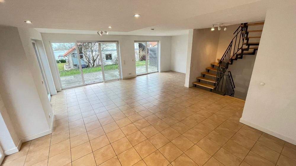 Doppelhaushälfte Holzgerlingen - 6 Zimmer, 160 m&sup2;, 3.633&euro; | Angebot:25800085