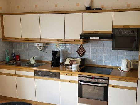 Gepflegtes Wohnhaus mit angrenzender Weide sucht neue Besitzer. 7 zimmer