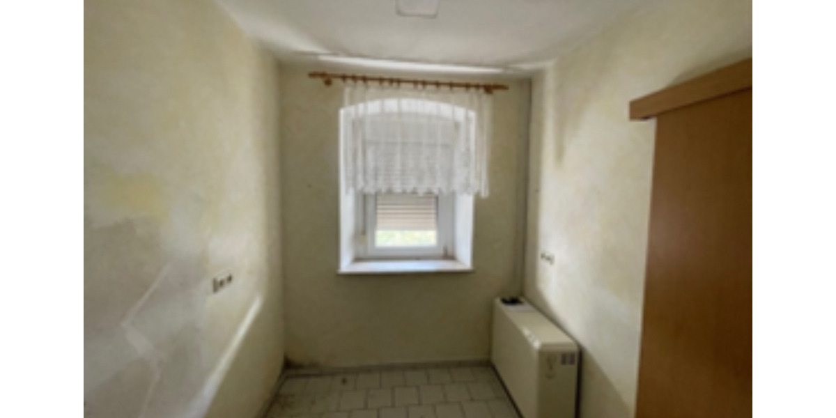 Einfamilienhaus in ruhiger Ortskernlage im Altenburger Land 10 zimmer