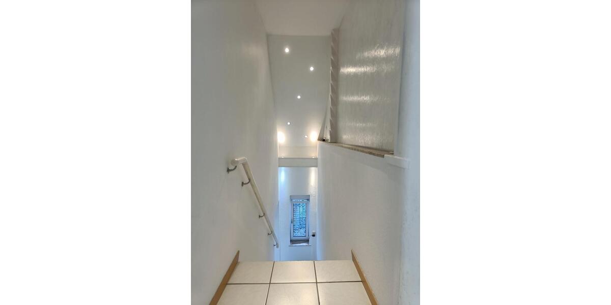 Dachgeschoßwohnung Hambühren - 1 Zimmer, 30 m&sup2;, 350&euro; | Angebot:25483264