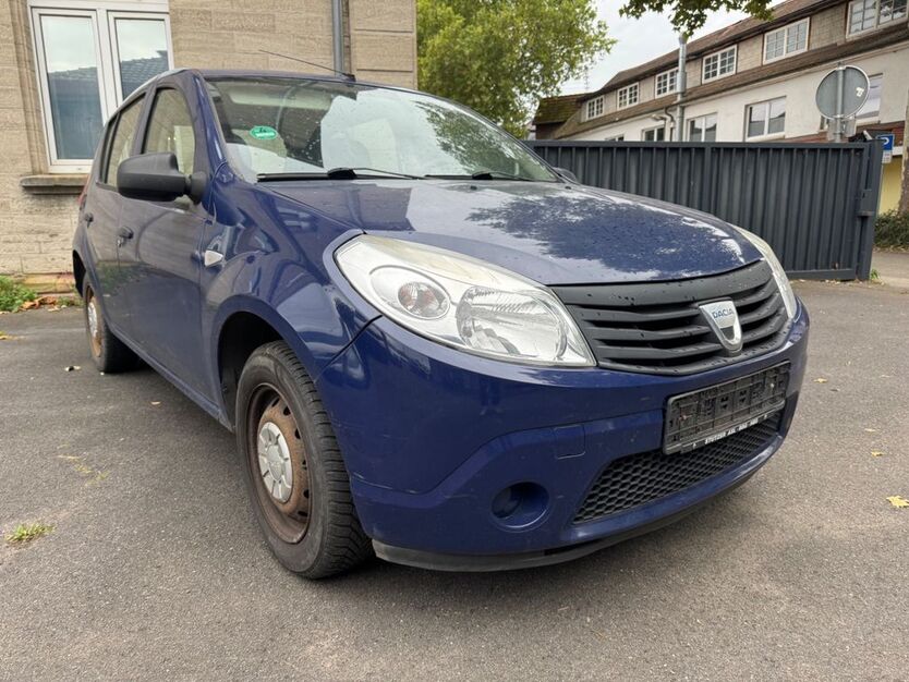 Dacia Sandero 151.000 km 790 € Lauda 97922
