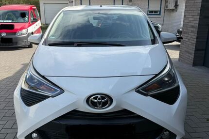 Toyota Aygo (X) 121.000 km 7.400 &euro; Seevetal 21217