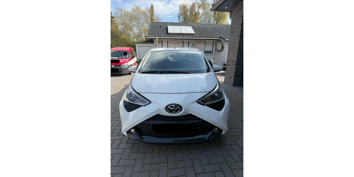 Toyota Aygo (X) 121.000 km 7.400 &euro; Seevetal 21217