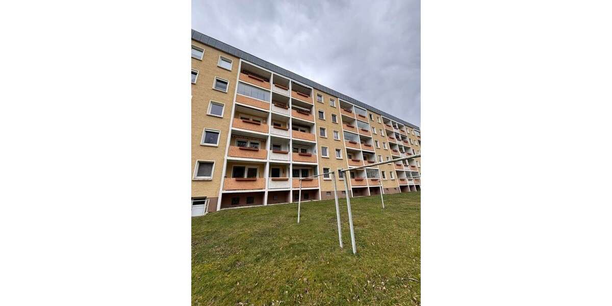 Wohnung zum Kaufen in Hohenstein-Ernstthal 49.000 € 65.85 m² 4 zimmer