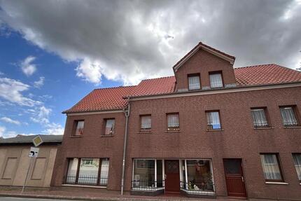 Haus Gützkow - 5 Zimmer, 220 m&sup2;, 178.000&euro; | Angebot:24467192