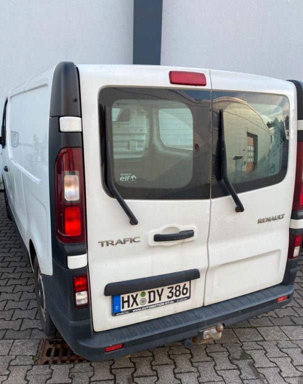 Renault Trafic 186.400 km 8.899 € Paderborn 33104