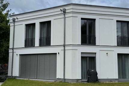 Haus zum Kaufen in Schildow 2.100.000 € 350 m² 9 zimmer