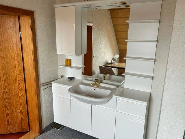 Mehrfamilienhaus, Wohnhaus Neuhaus am Rennweg Steinheid - 6 Zimmer, 190 m&sup2;, 30.000&euro; | Angebot:26156327