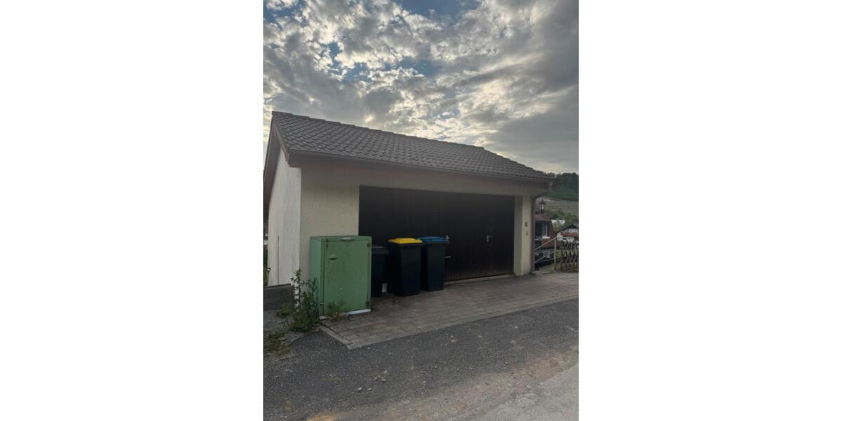 Doppelhaushälfte Adelsheim - 14 Zimmer, 180 m&sup2;, 250.000&euro; | Angebot:27120369