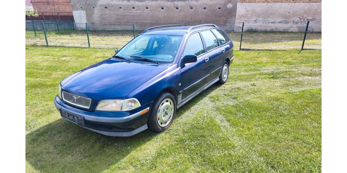 Volvo V40 196.000 km 1.300 &euro; Teterow 17166