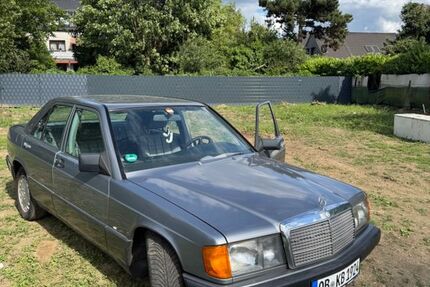 Mercedes-Benz 190 110.000 km 2.799 &euro; Oberhausen 46045