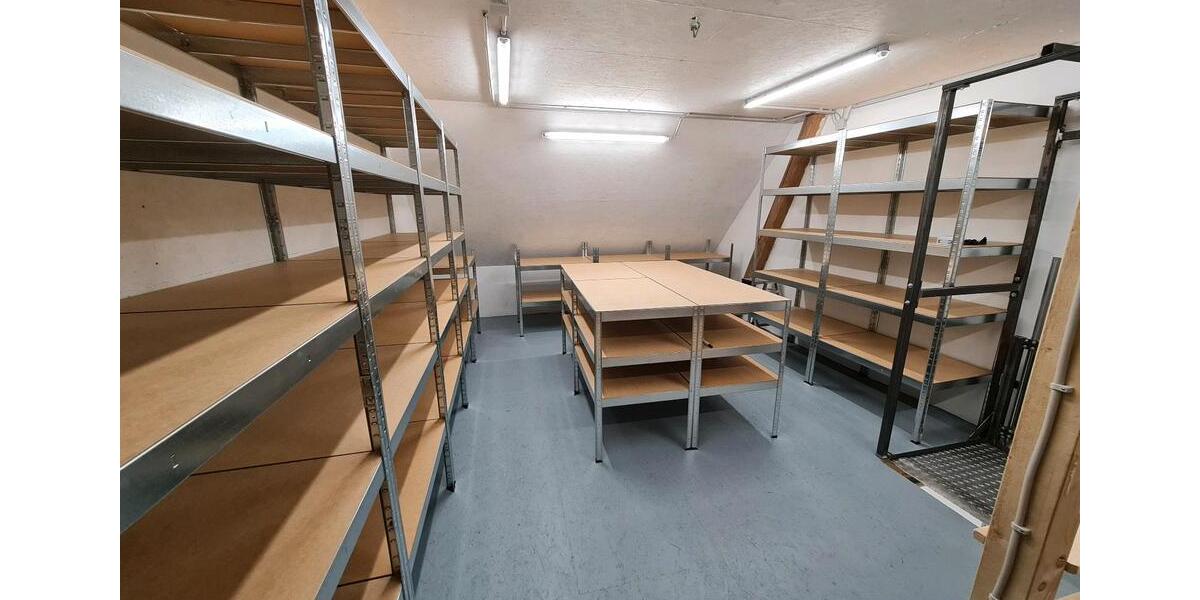 GewerbeflächeBüroPraxis mit 96m² extra Lagerfläche zimmer