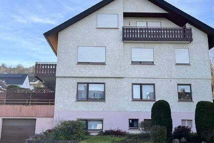 Großzügiges Dreifamilienhaus in aussichtsreicher Lage von Lauda - mit Blick ins Taubertal 1 zimmer