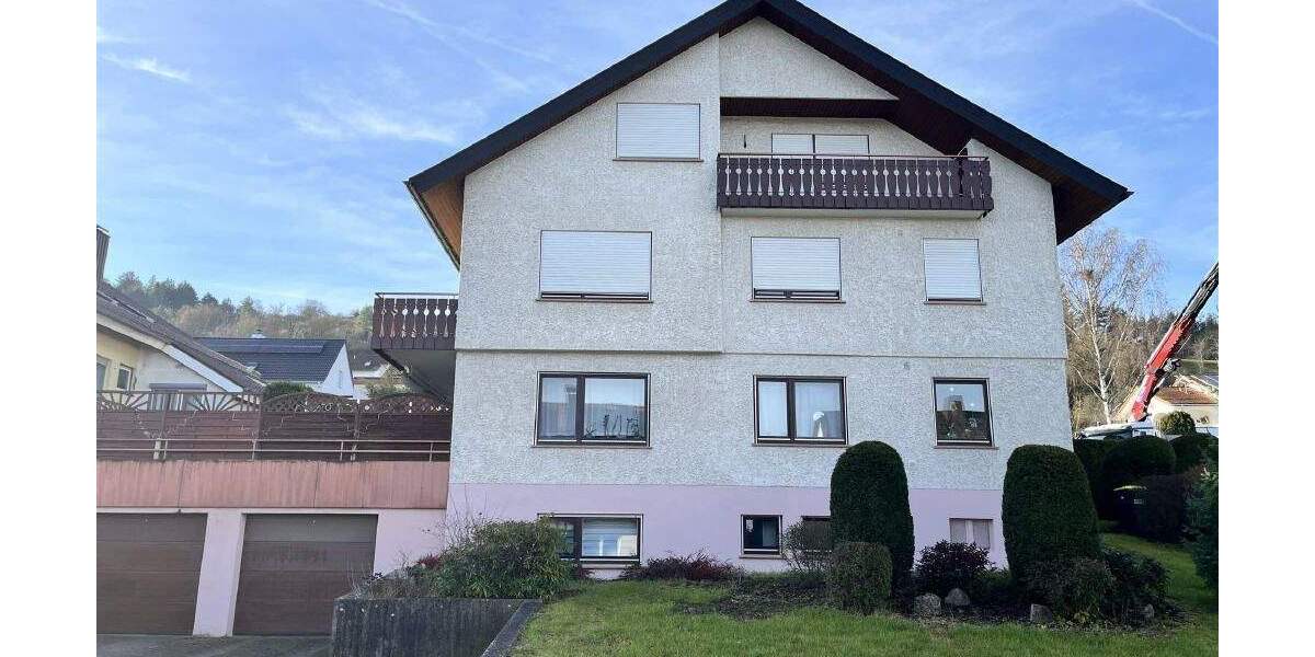Großzügiges Dreifamilienhaus in aussichtsreicher Lage von Lauda - mit Blick ins Taubertal 1 zimmer