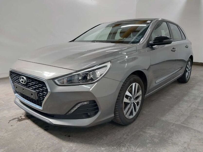 i30