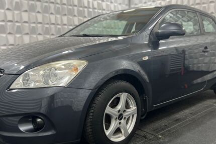 Kia ceed / Ceed 139.000 km 2.890 &euro; Werdau OT Steinpleis 08412
