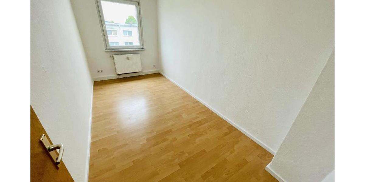 Gera-Langenberg! 4 Raum Whg. mit Balkon und Wanne! - Etagenwohnung Gera Langenberg | Angebot:26383800