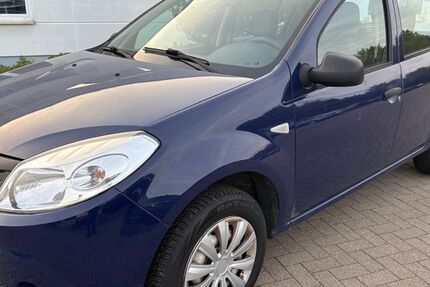 Dacia Sandero 81.000 km 1.190 &euro; Greifswald 17489