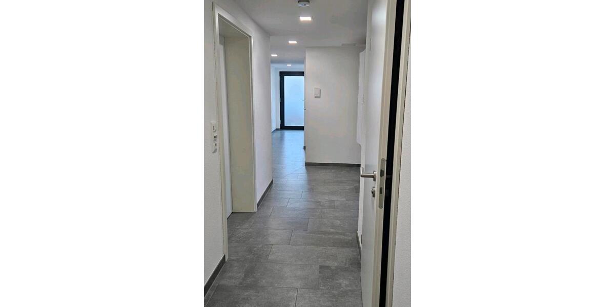 Etagenwohnung Bad Neustadt an der Saale - 2 Zimmer, 80 m&sup2;, 1.250&euro; | Angebot:26631635