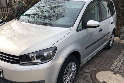 VW Touran 272.442 km 3.700 &euro; Unterweikertshofen 85253