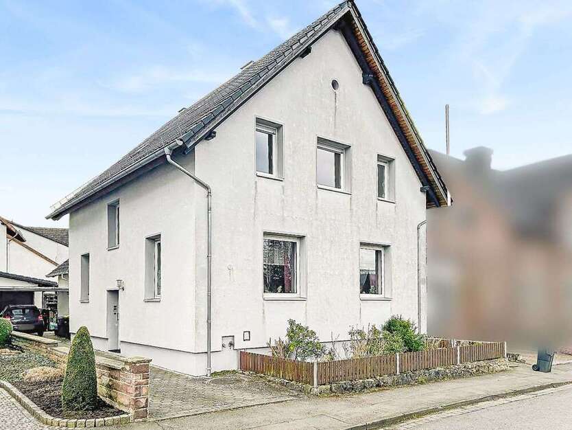 Haus zum Kaufen in Lügde 155.000 € 173.75 m²