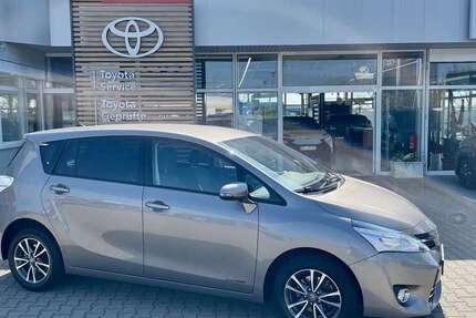 Toyota Verso 100.000 km 14.460 &euro; Zeithain 01619