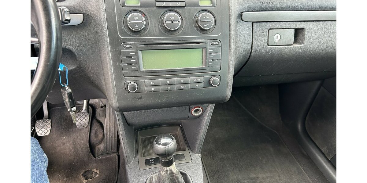 VW Touran 2.0 TDI Highline 7-Sitzer Tempomat AHK 220.000 km 2.000 &euro; Altdorf 84032