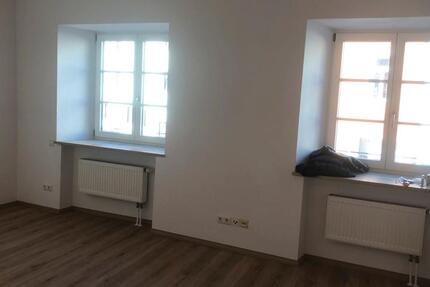 Wohnung Rosenheim Innenstadt - 1 Zimmer, 33 m&sup2;, 905&euro; | Angebot:26320614