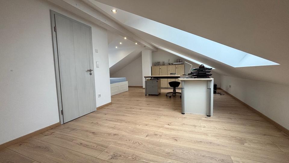 4-Zimmer-Reihenmittelhaus mit Balkon und Terrasse in Eichenried 4 zimmer