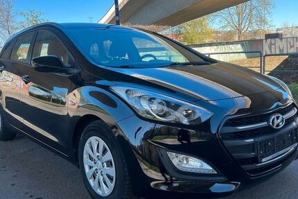 Hyundai i30 112.000 km 7.999 &euro; Dresden 01139
