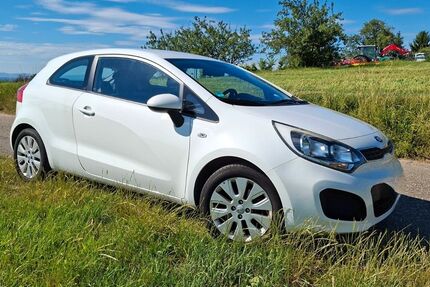 Kia Rio 129.000 km 2.990 &euro; Baden-Baden 76532
