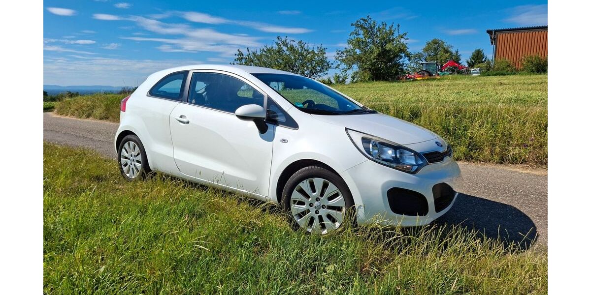 Kia Rio 129.000 km 2.990 &euro; Baden-Baden 76532