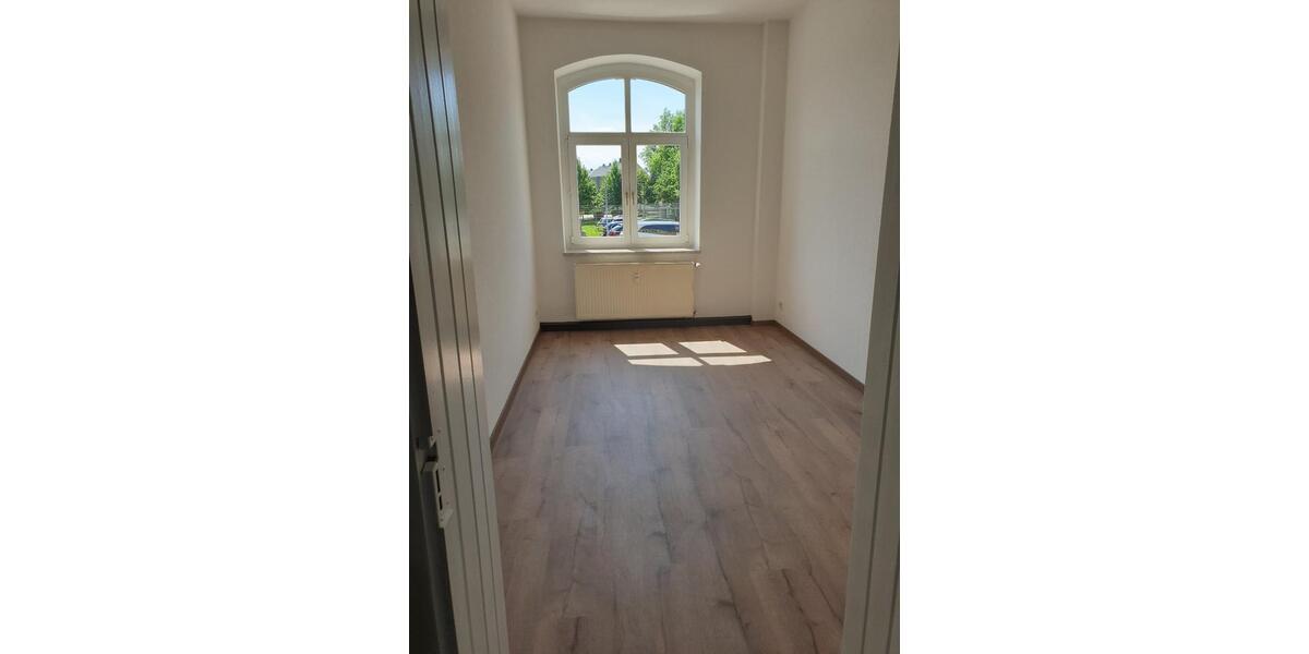 Erdgeschoßwohnung Hohenstein-Ernstthal Ernstthal - 3 Zimmer, 67 m&sup2;, 380&euro; | Angebot:26659159