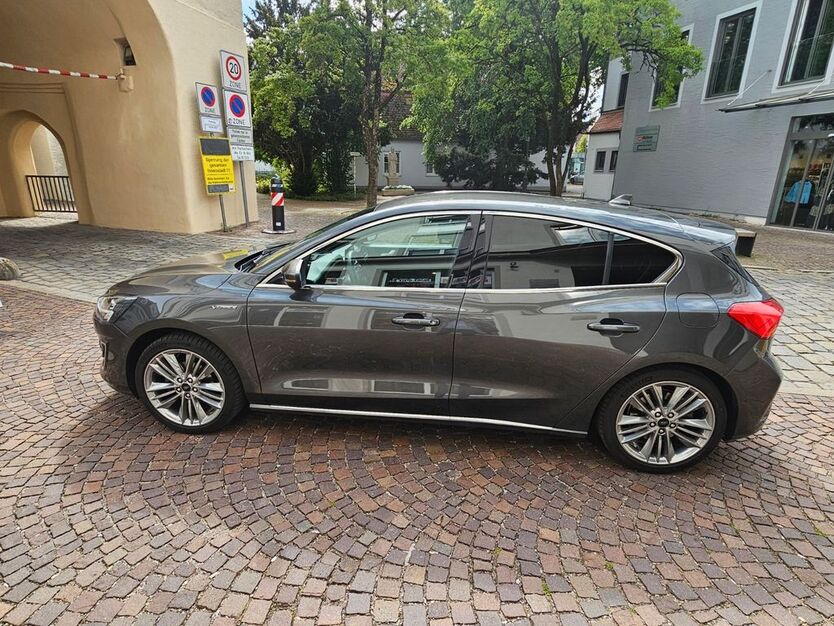 Ford Focus 49.000 km 18.900 € Aichach 86551