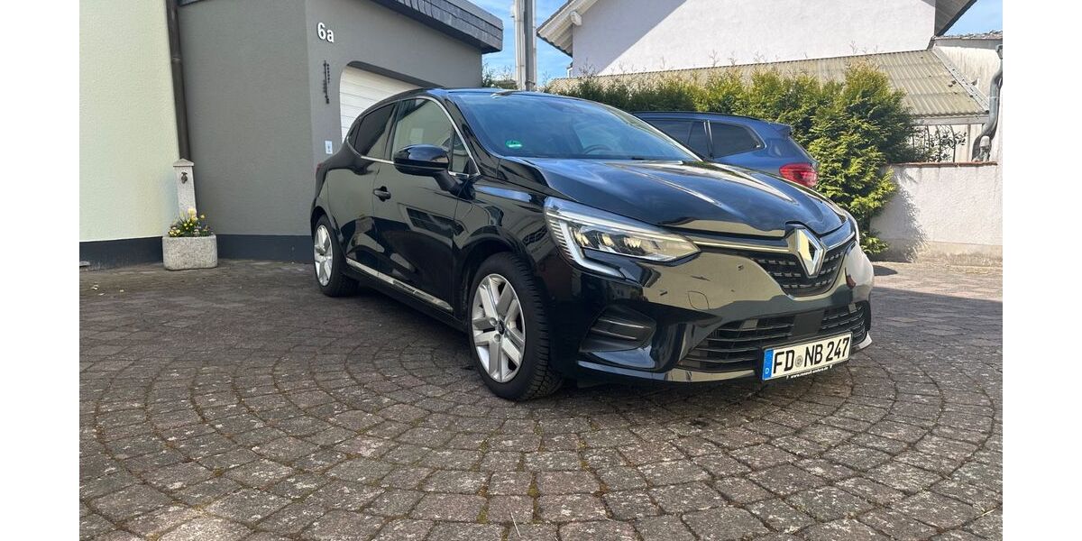Renault Clio 63.000 km 12.300 &euro; Künzell 36093