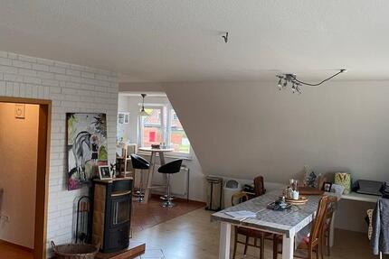 Zu vermieten: DG Wohnung zimmer