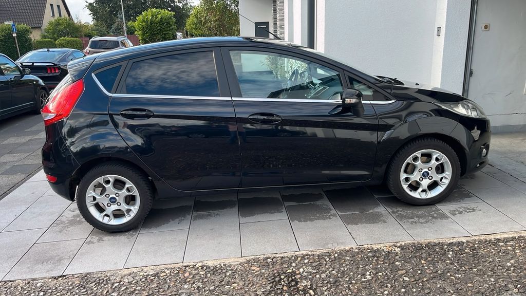 Ford Fiesta 242.657 km 2.700 &euro; Köln 50997