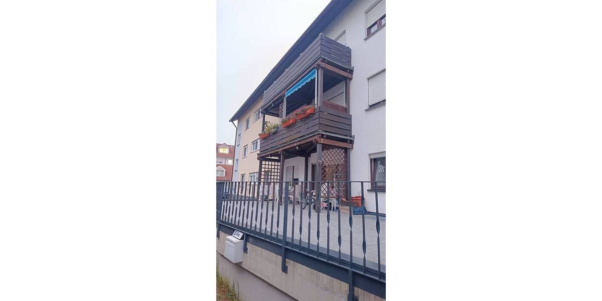 Großzügige Eigentumswohnung in gepflegtem 4-Parteienhaus mit 120 m² Wohnkomfort 4 zimmer