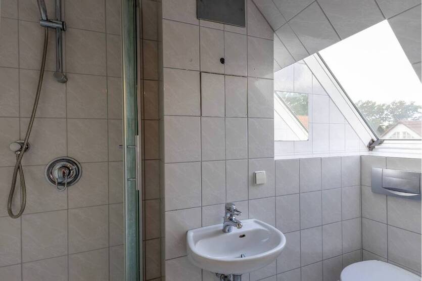 Den Wald direkt vor der Tür! DG-Wohnung in Neuseddin