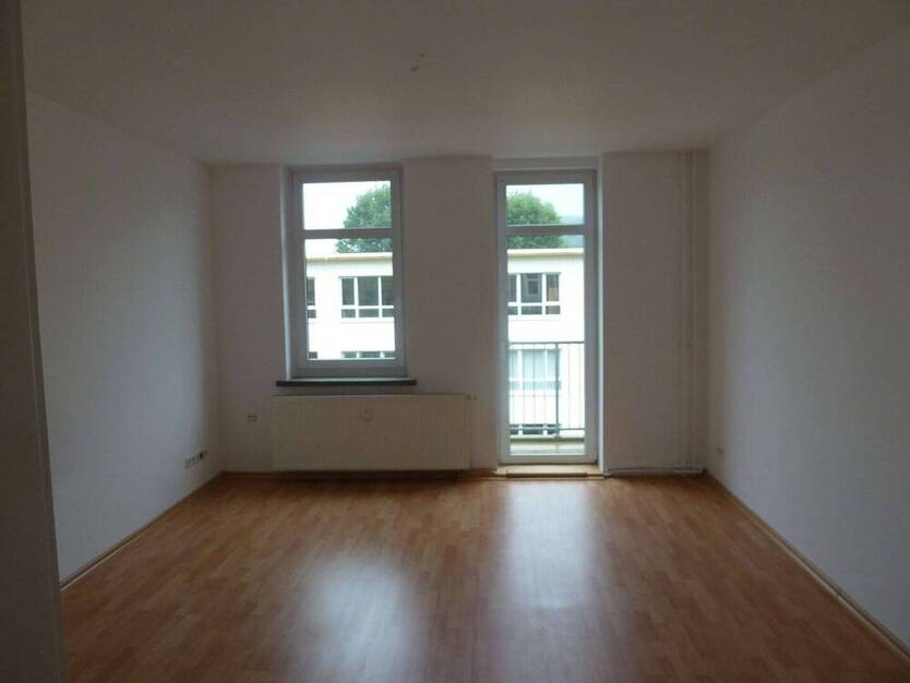 Schöne sonnige 3 Raum mit Balkon und Blick in ruhiger Lage von Freital